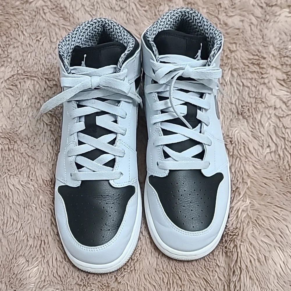 Nike Air Jordan 1 Mid sneakers in the 'Wolf Grey' Sz 7